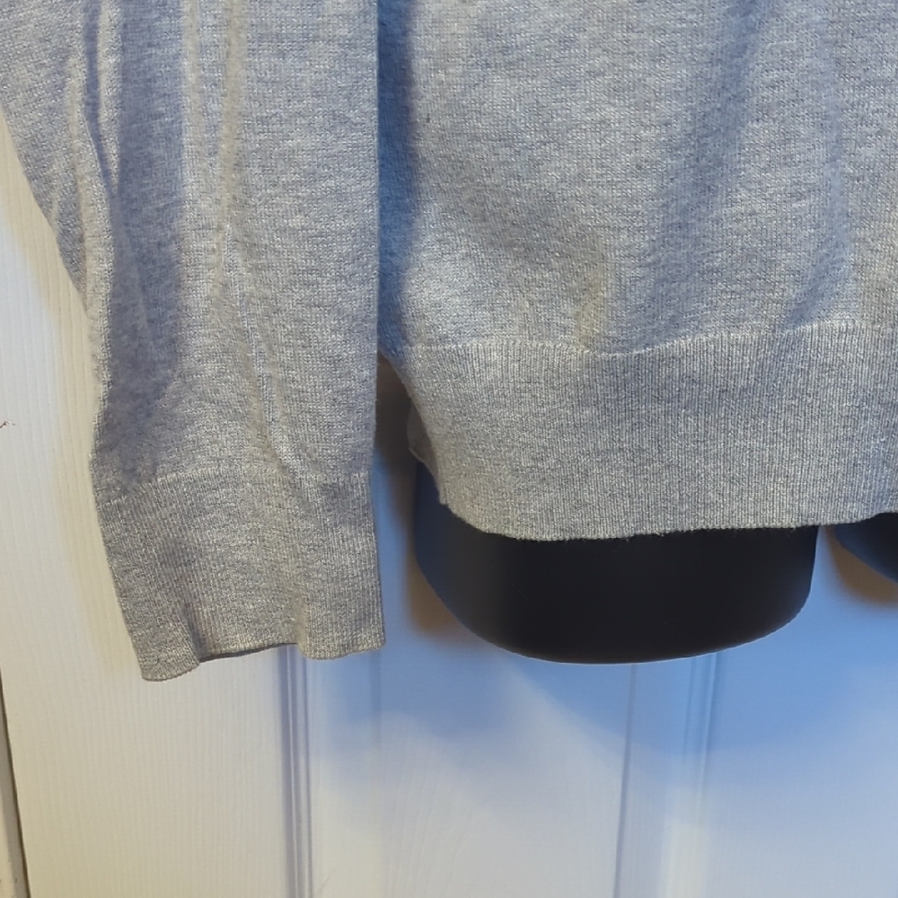 Black Brown 1826 Light Gray V-Neck Sweater - Picture 3 of 6